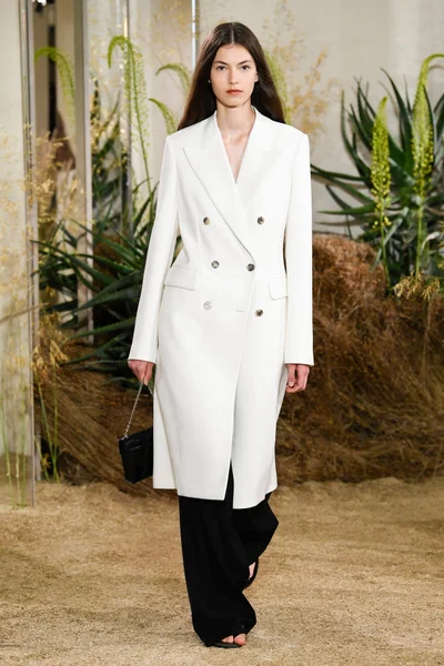 Look 4